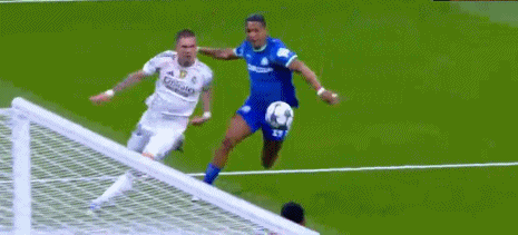 尔特乔并未, 牌合理, 后卫巴莱迪 尔特乔并未, 牌合理, 后卫巴莱迪