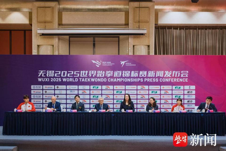 季娜娜, 不仅集结了